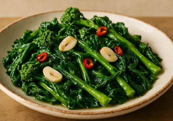 Friarielli saltati con aglio e peperoncino