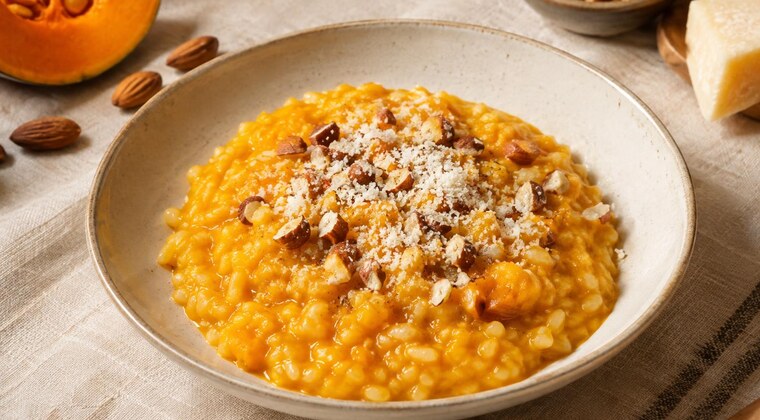 Risotto con zucca, pecorino e mandorle tostate